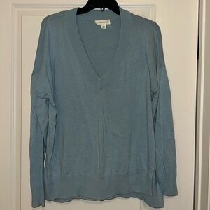 Treasure & Bond Women’s v-neck sweater